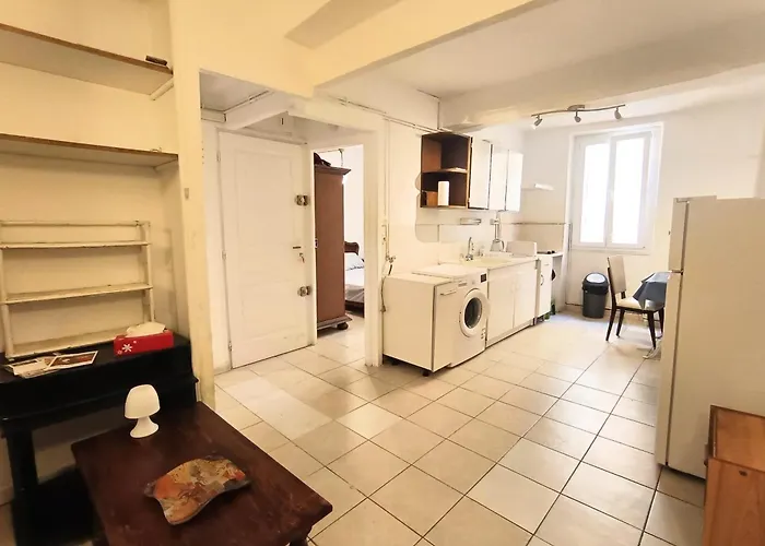 Sunny Right In The Center Of Apartment *