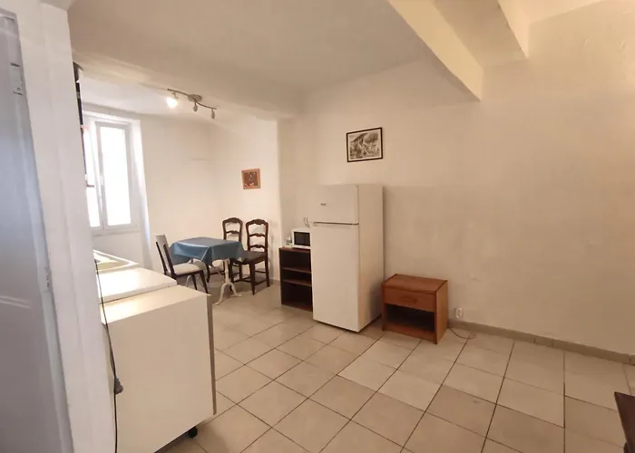 Sunny Right In The Center Of Apartment